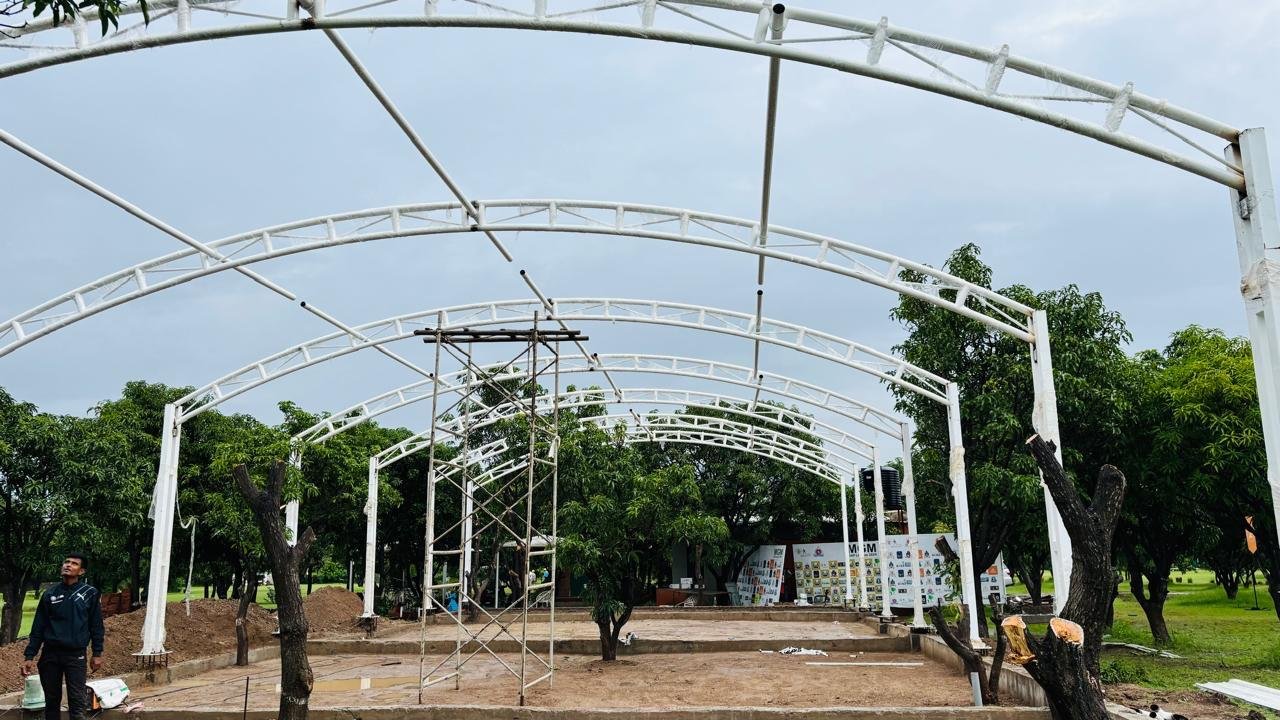 Half-Round Tensile Structure
